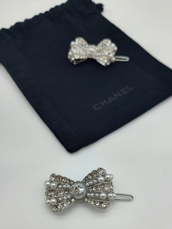 CHANEL CC Pearl Crystal Rhinestone Bow Hair Clips Pair Silver Season 25A France